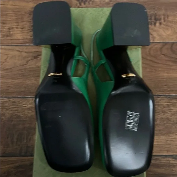 Brand New! Gucci Green Heels with Horsebit Detail - Picture 4 of 4